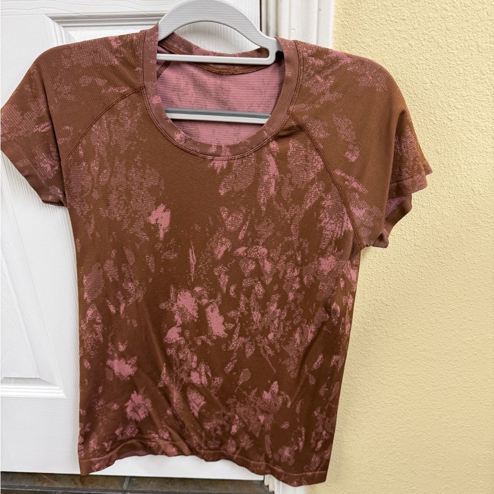 lululemon athletica Brown and Pink Short Sleeve Tee